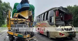 কুষ্টিয়ায় বাস-ট্রাক মুখোমুখি সংঘর্ষে নিহত ১